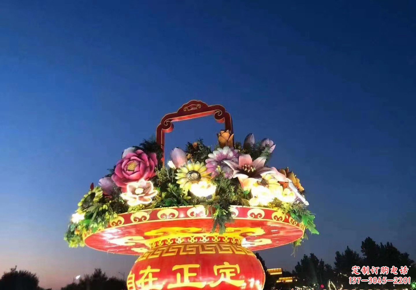 无锡玻璃钢花篮景观雕塑让美景永恒