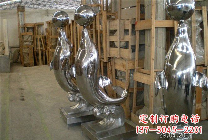 无锡不锈钢海豚顶球雕塑