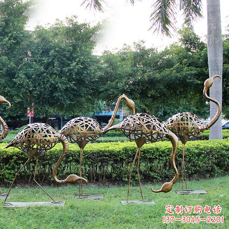 无锡不锈钢仙鹤雕塑摆件美丽的园林装饰