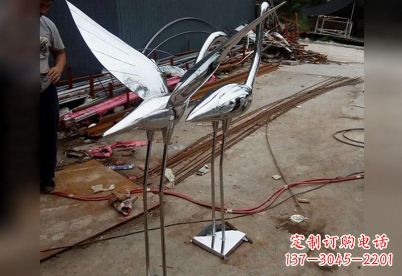 无锡不锈钢抽象仙鹤雕塑2