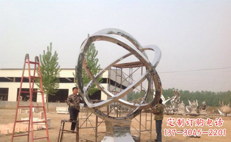 无锡不锈钢抽象圆环雕塑。