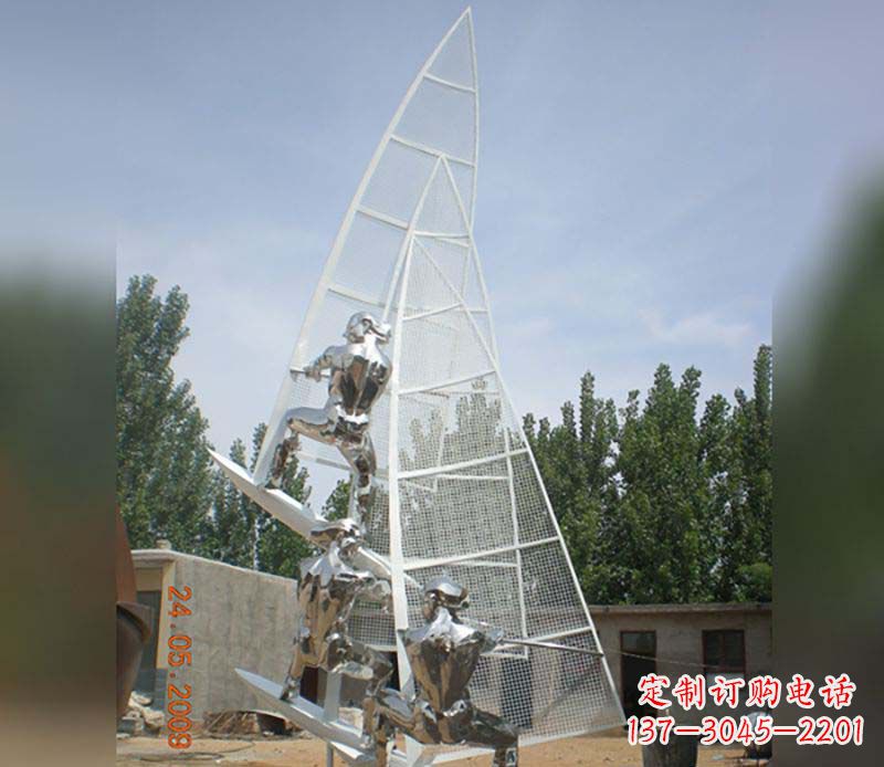 无锡不锈钢帆船给公园带来美丽的景致