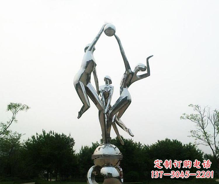 无锡不锈钢公园打排球的女孩雕塑