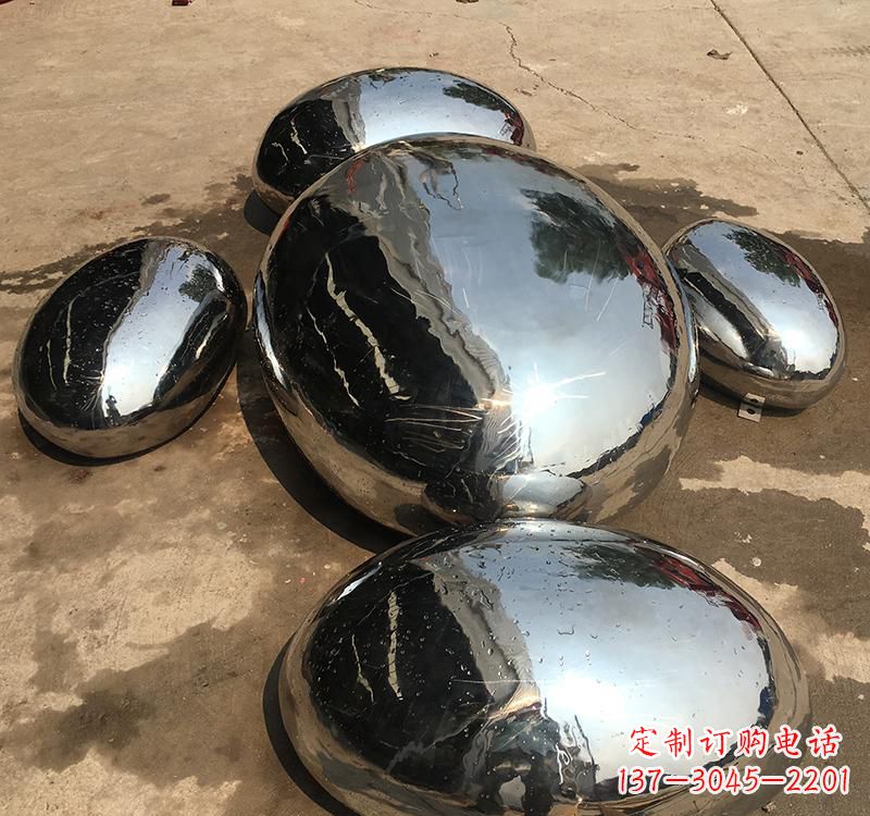 无锡不锈钢水滴雕塑精致而又充满力量