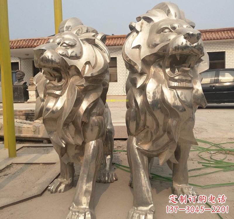 无锡不锈钢狮子雕塑象征力量与勇气