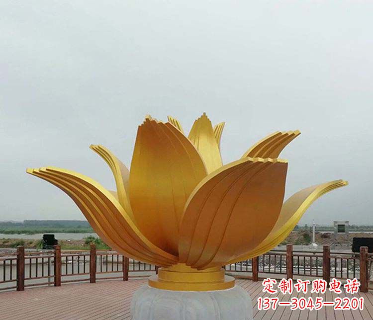 无锡不锈钢荷花绽放的美丽雕塑