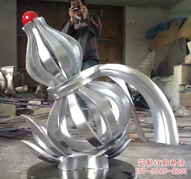 无锡不锈钢葫芦雕塑精美而传统