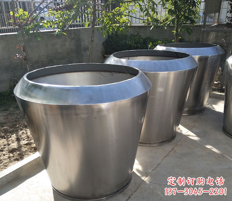无锡不锈钢花盆雕塑给你的家园增添一份独特的美