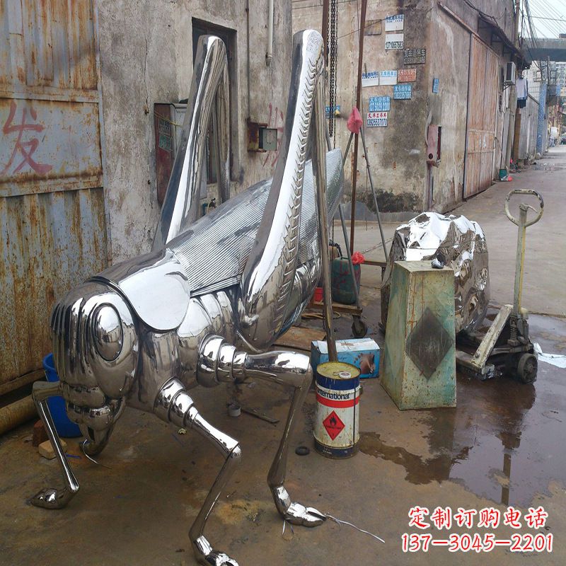 无锡不锈钢蝗虫雕塑营造美好的自然环境