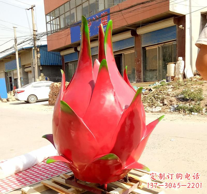 无锡精美不锈钢火龙果雕塑