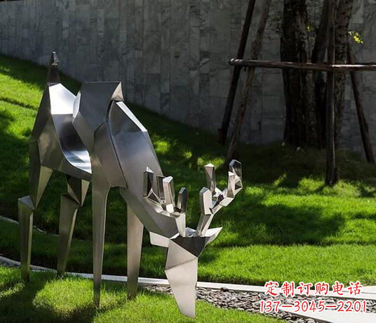 无锡不锈钢几何动物雕塑——点缀鹿公园美景