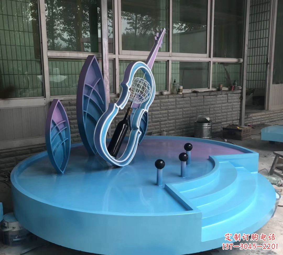 无锡大提琴雕塑精致的艺术瑰宝