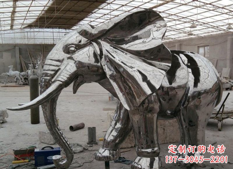 无锡不锈钢镜面大象雕塑