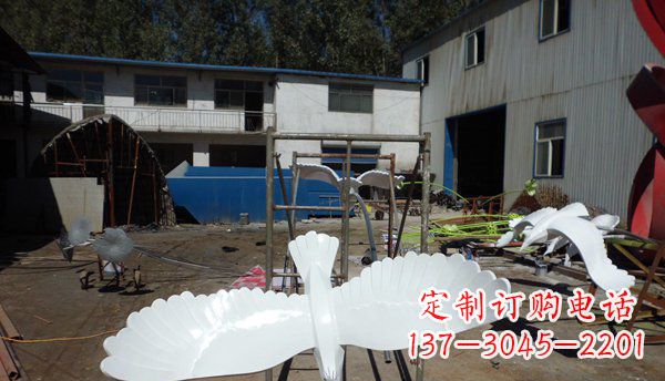 无锡不锈钢老鹰雕塑美丽的象征