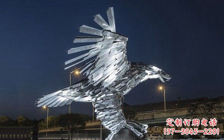 无锡金色老鹰展翅飞翔——不锈钢老鹰抓球广场景观雕塑