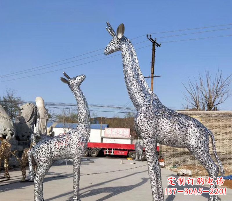 无锡不锈钢镂空动物长颈鹿雕塑