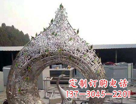 无锡不锈钢镂空孔雀雕塑精美的艺术之作