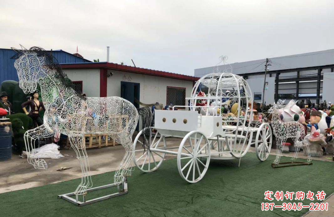 无锡不锈钢镂空欧式马车雕塑精美造型点缀空间