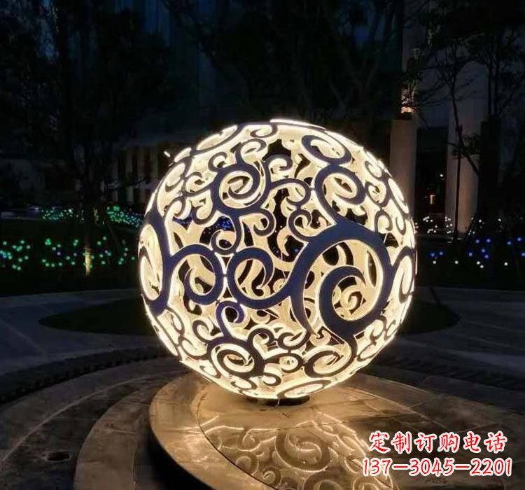 无锡不锈钢镂空球喷泉雕塑2