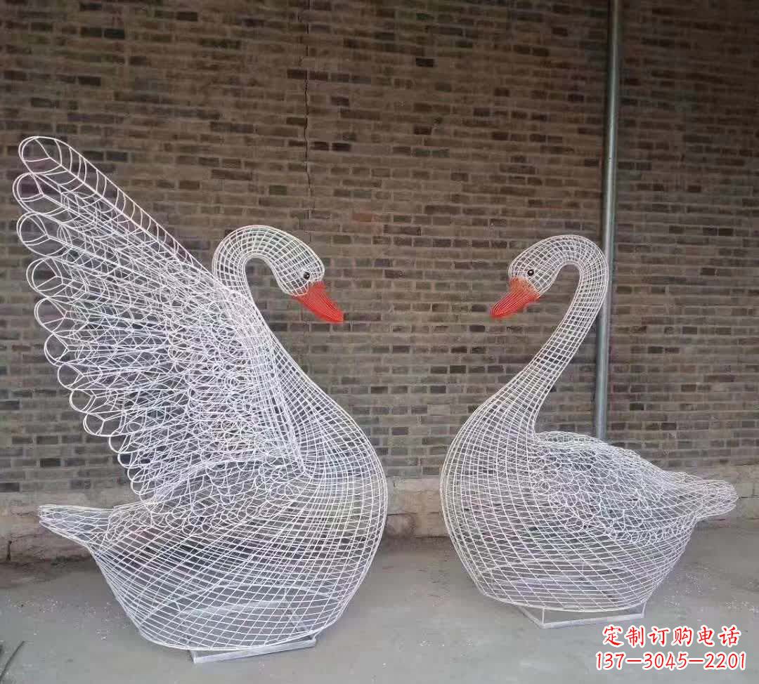 无锡不锈钢镂空天鹅雕塑——美丽动人