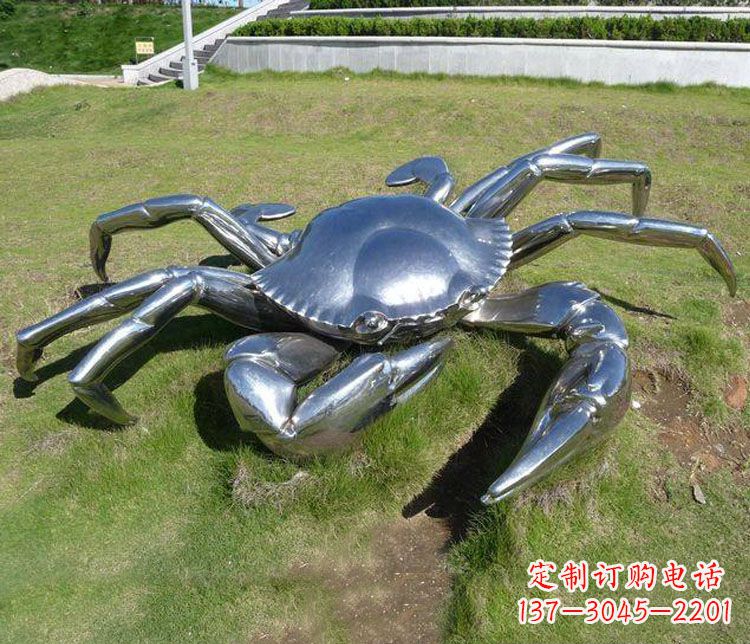 无锡不锈钢螃蟹雕塑——给景观增添灵动之美