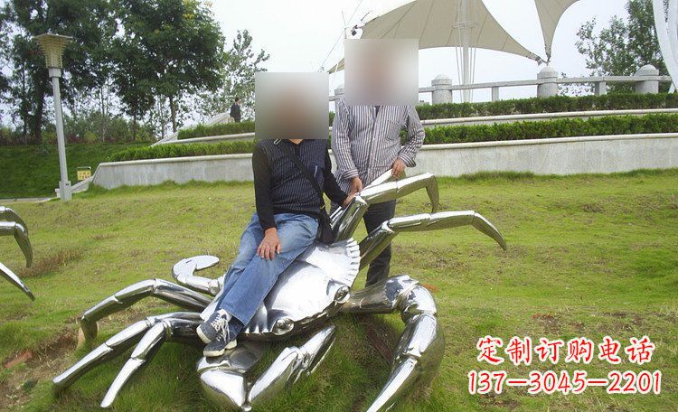 无锡不锈钢螃蟹雕塑艺术美化公园环境