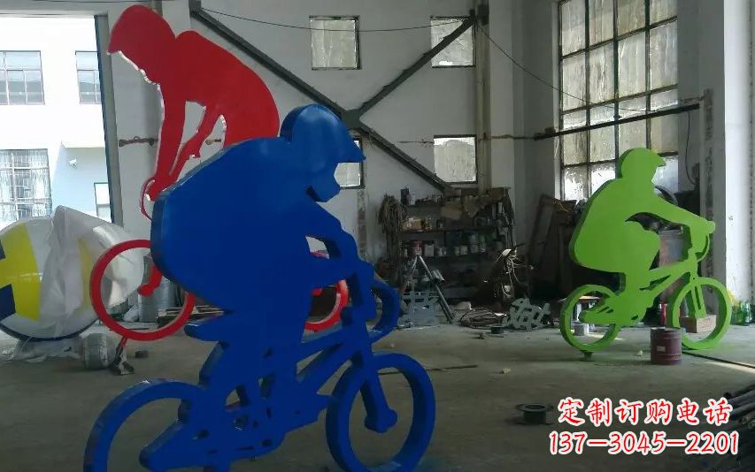 无锡不锈钢骑自行车的运动雕塑