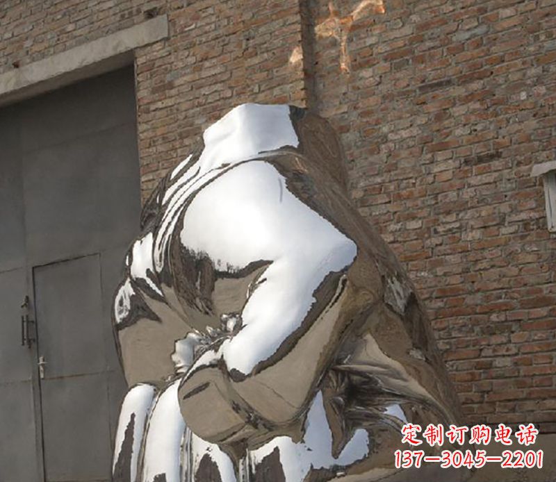 无锡不锈钢拳头雕塑