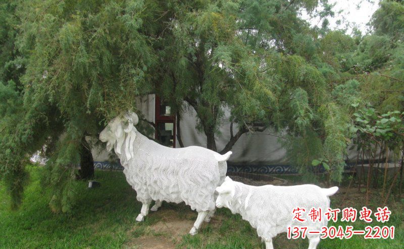 无锡不锈钢山羊雕塑静谧中的动态美