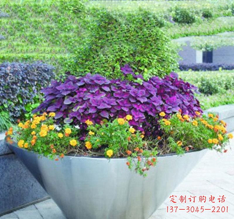 无锡不锈钢花盆雕塑艺术之美