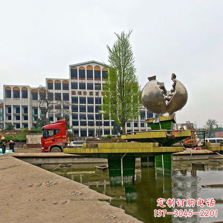 无锡不锈钢石榴景观雕塑美丽的艺术之旅