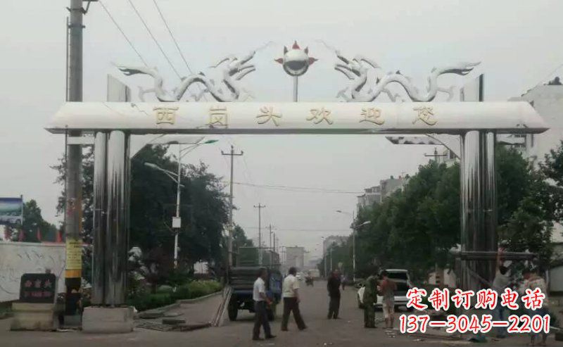 无锡不锈钢双龙戏珠牌坊传承文化的雕塑之美