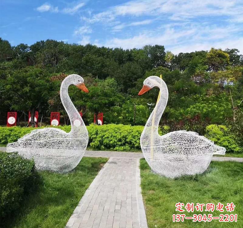 无锡不锈钢天鹅雕塑——象征着爱与和平