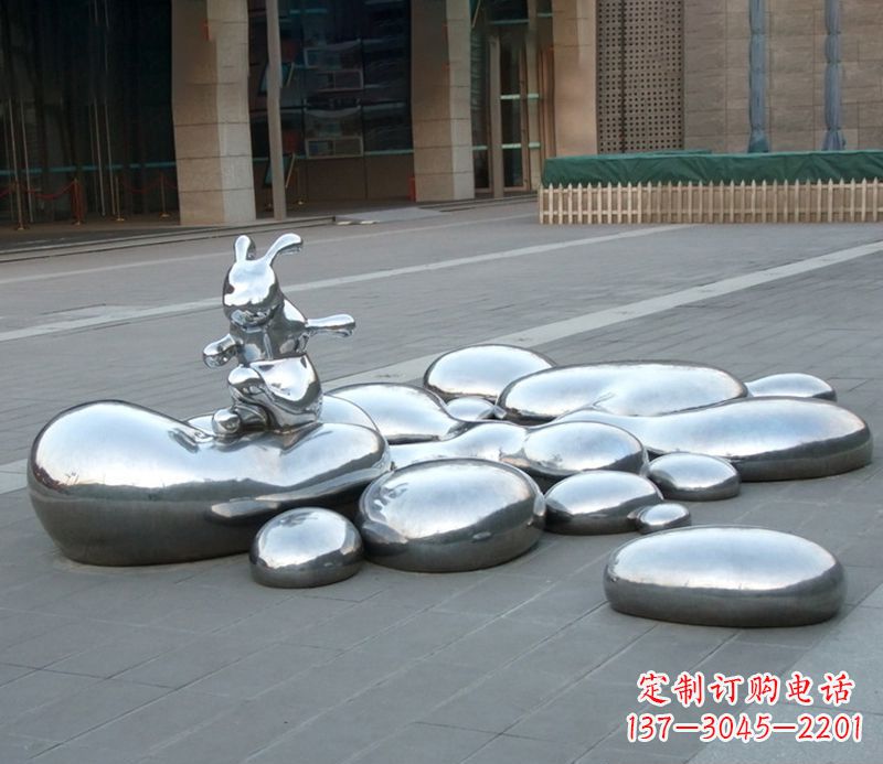 无锡不锈钢兔子雕塑饱含艺术美感的艺术品
