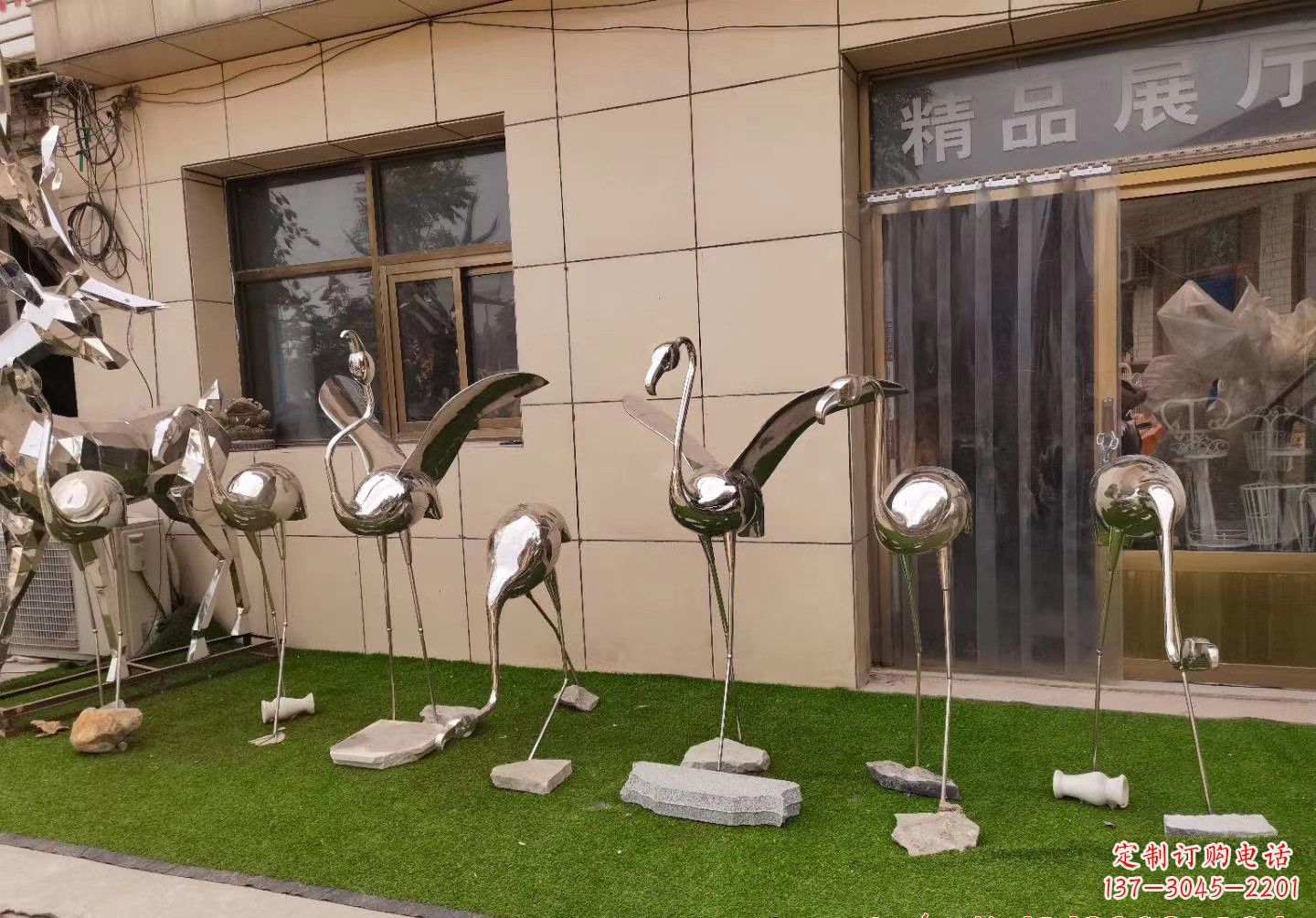 无锡不锈钢仙鹤景观雕塑精美雕塑展现优美的仙鹤之美