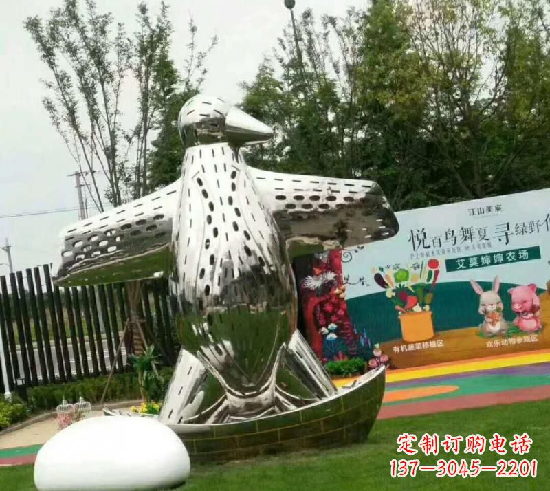 无锡不锈钢现代企鹅雕塑