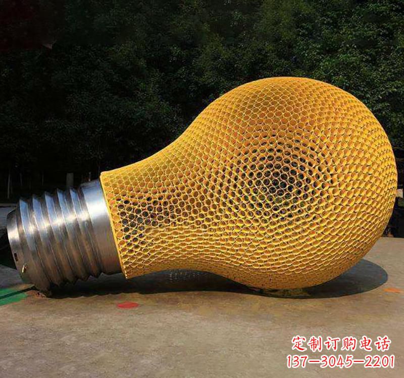 无锡不锈钢灯泡雕塑点亮小区景观