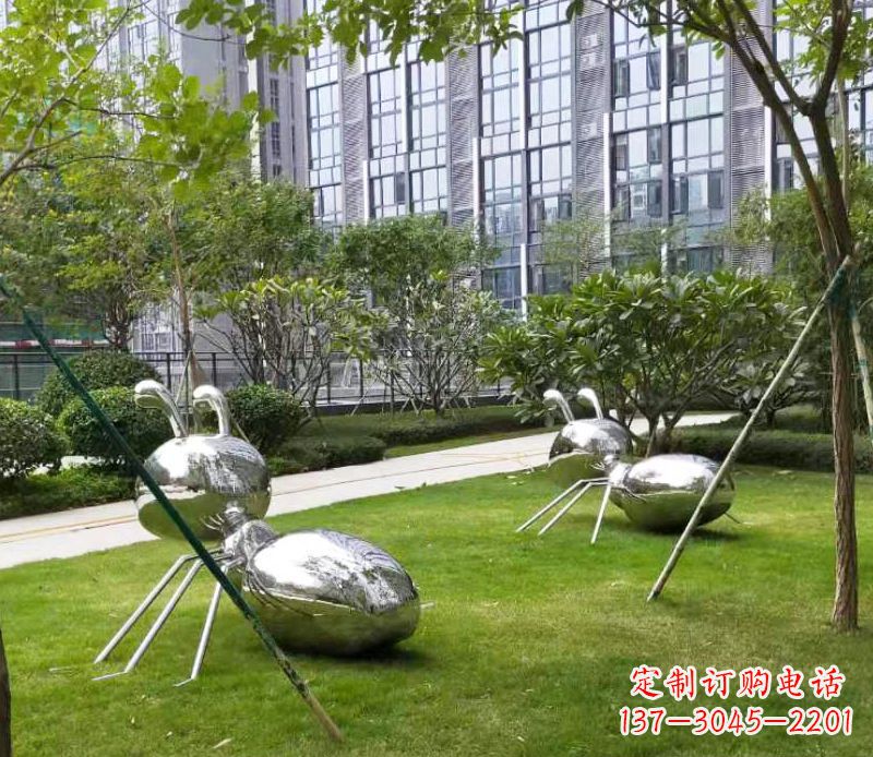 无锡不锈钢小区的蚂蚁雕塑
