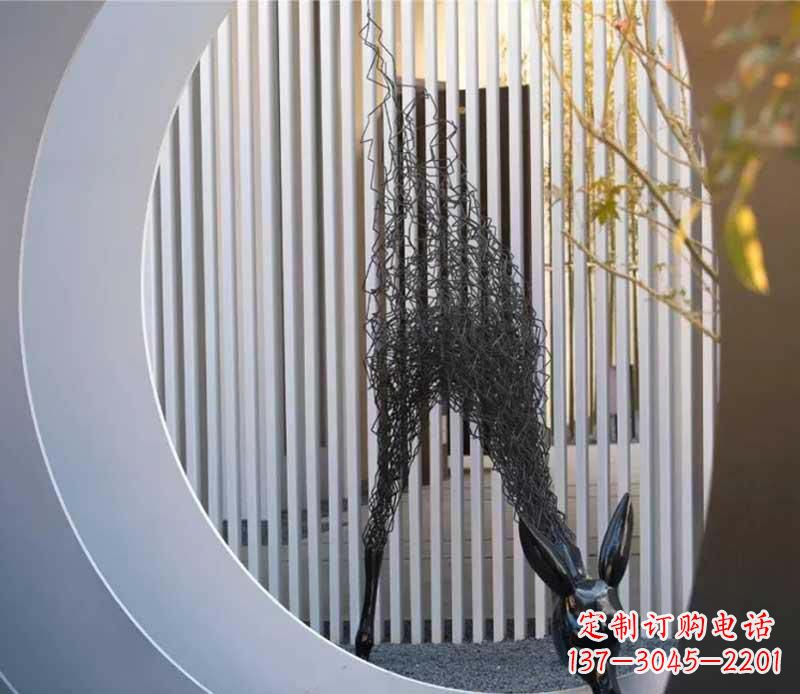 无锡不锈钢小区的长颈鹿雕塑