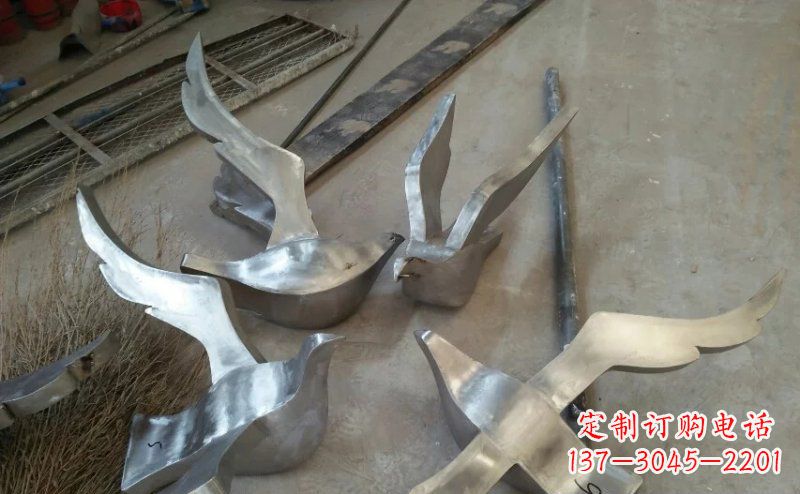 无锡精美的不锈钢小型鸽子雕塑