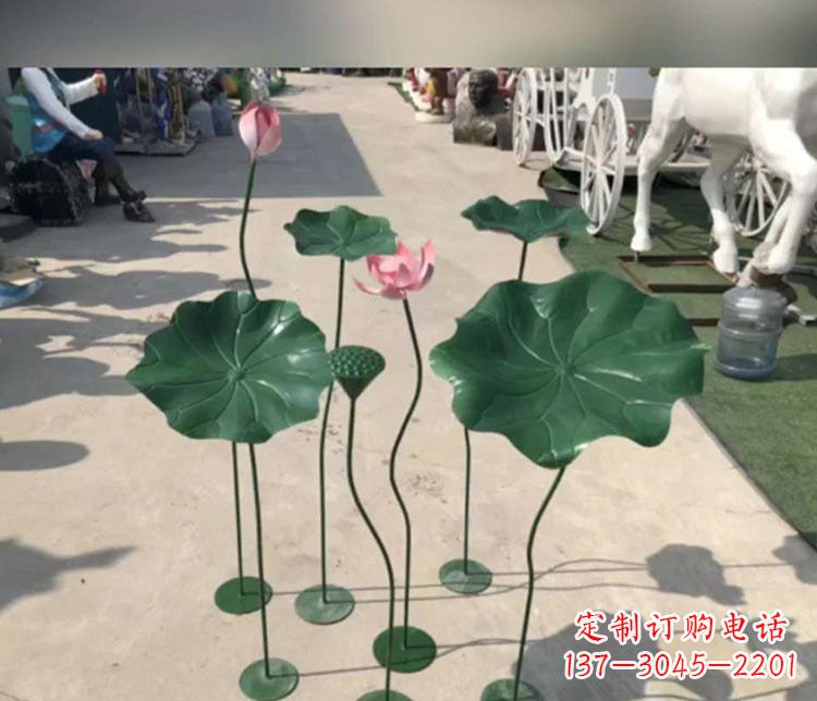 无锡不锈钢荷花雕塑象征着美丽的永恒