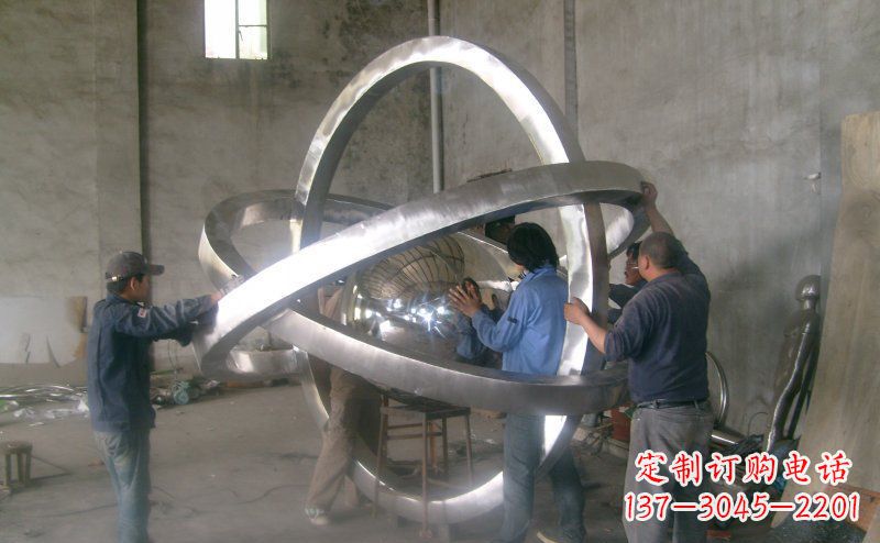 无锡不锈钢圆环雕塑——艺术之美
