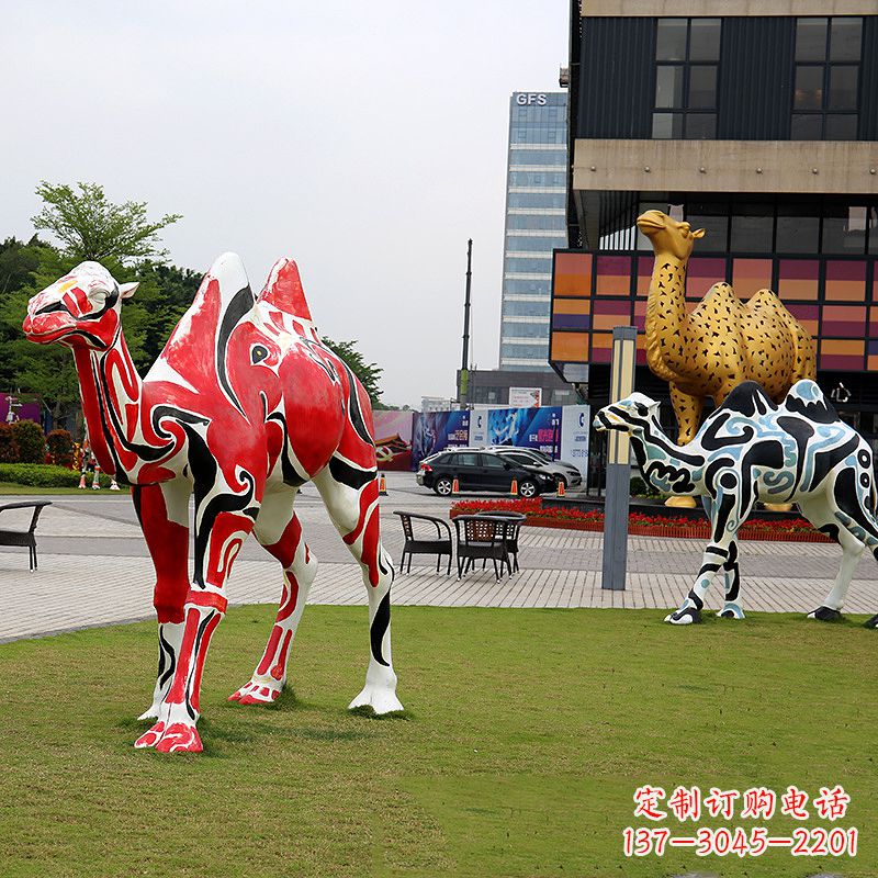 无锡彩绘骆驼不锈钢雕塑城市园林的精美装饰