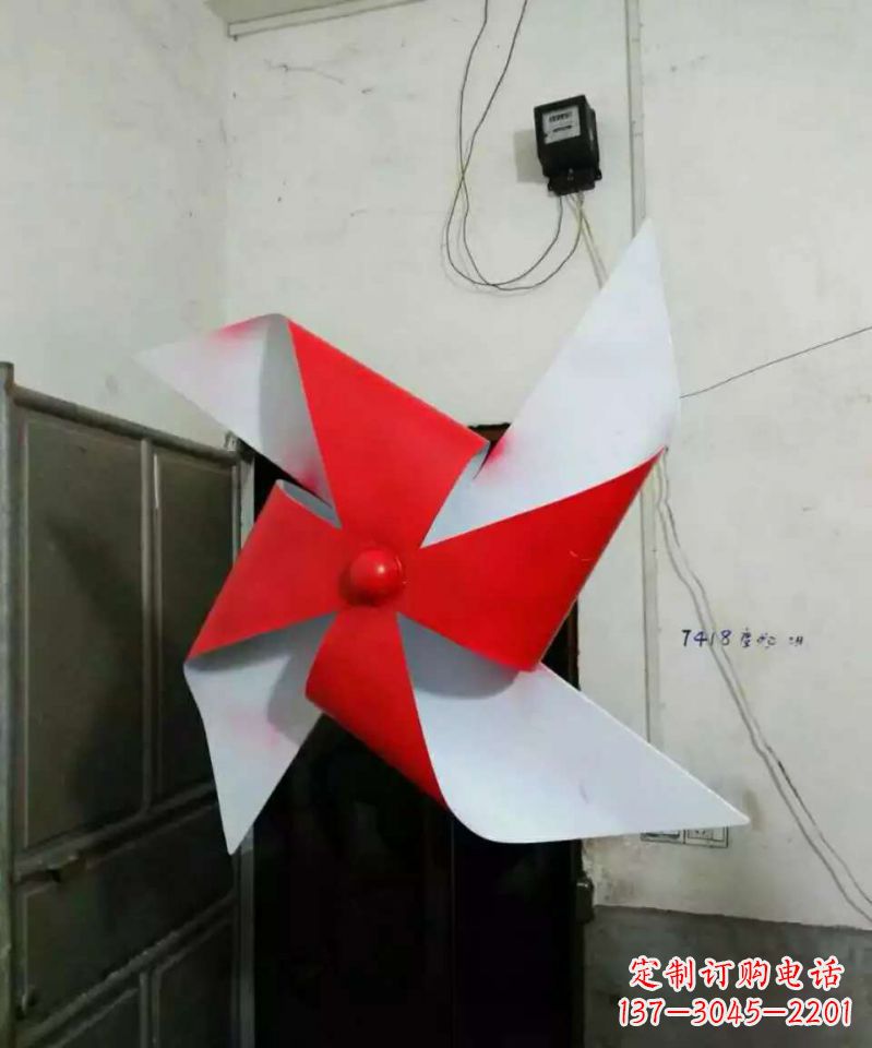 无锡彩色不锈钢风车雕塑色彩缤纷的艺术瑰宝