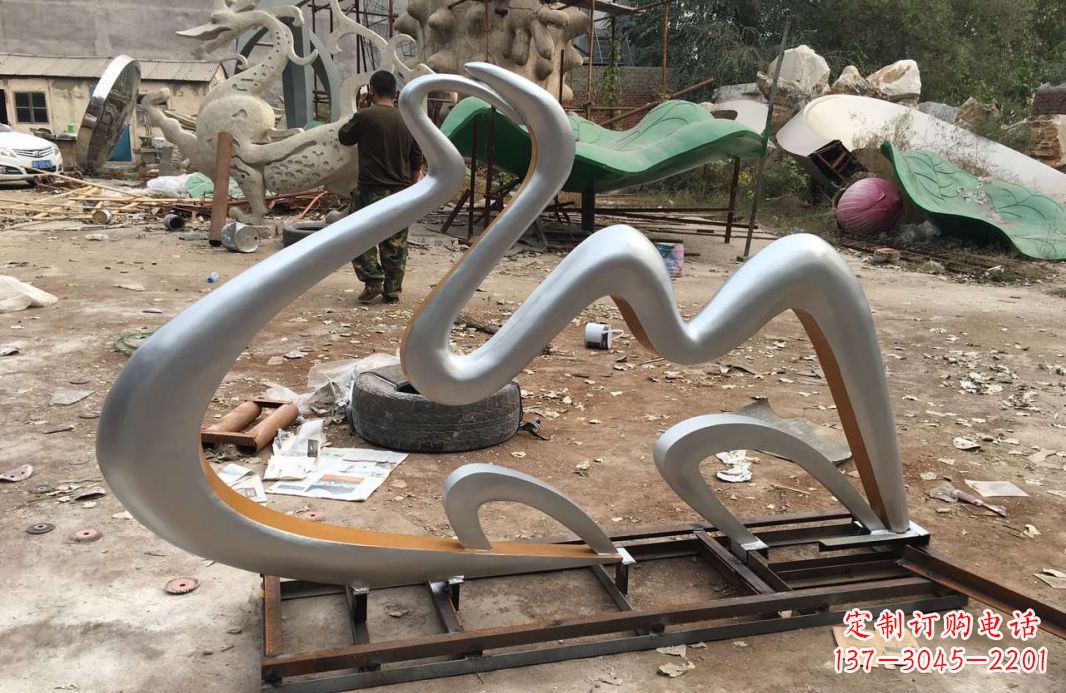 无锡不锈钢简约骆驼雕塑传承城市文化