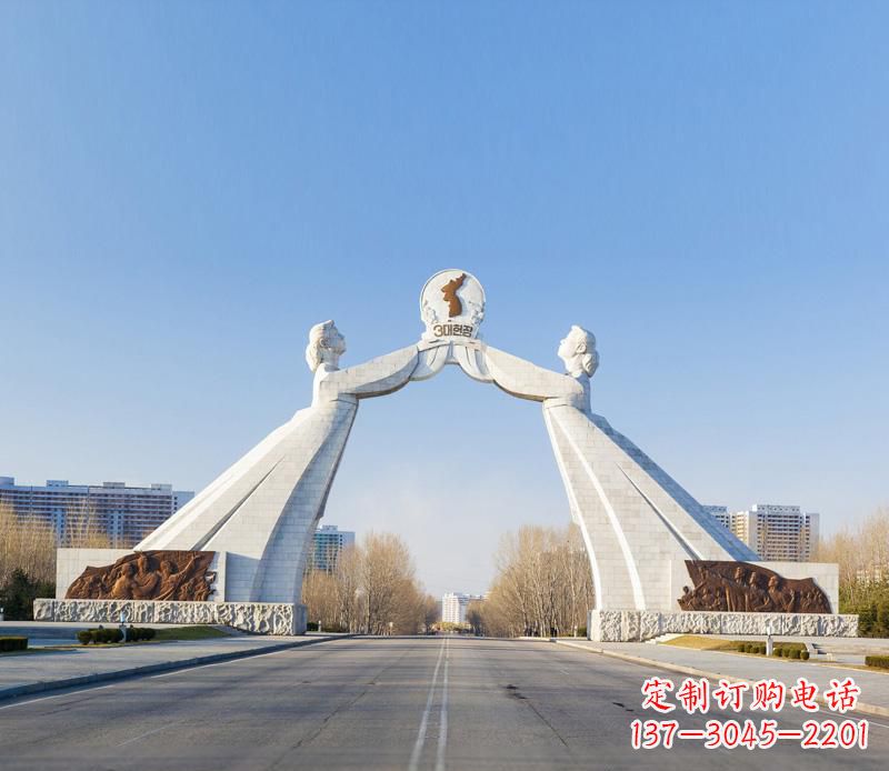 无锡城市街道的拱门雕塑——让城市更加精彩