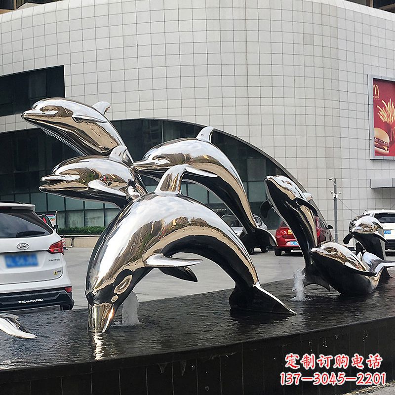 无锡海豚雕塑点亮城市商场的不锈钢镜面水景