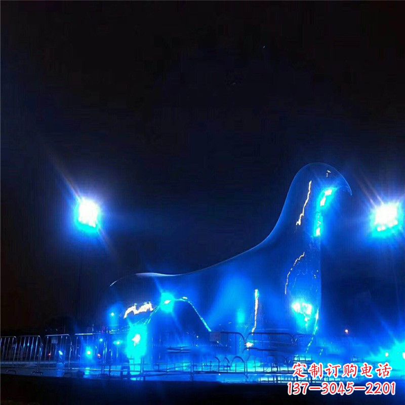 无锡鸽子雕塑彰显夜景灯光之美