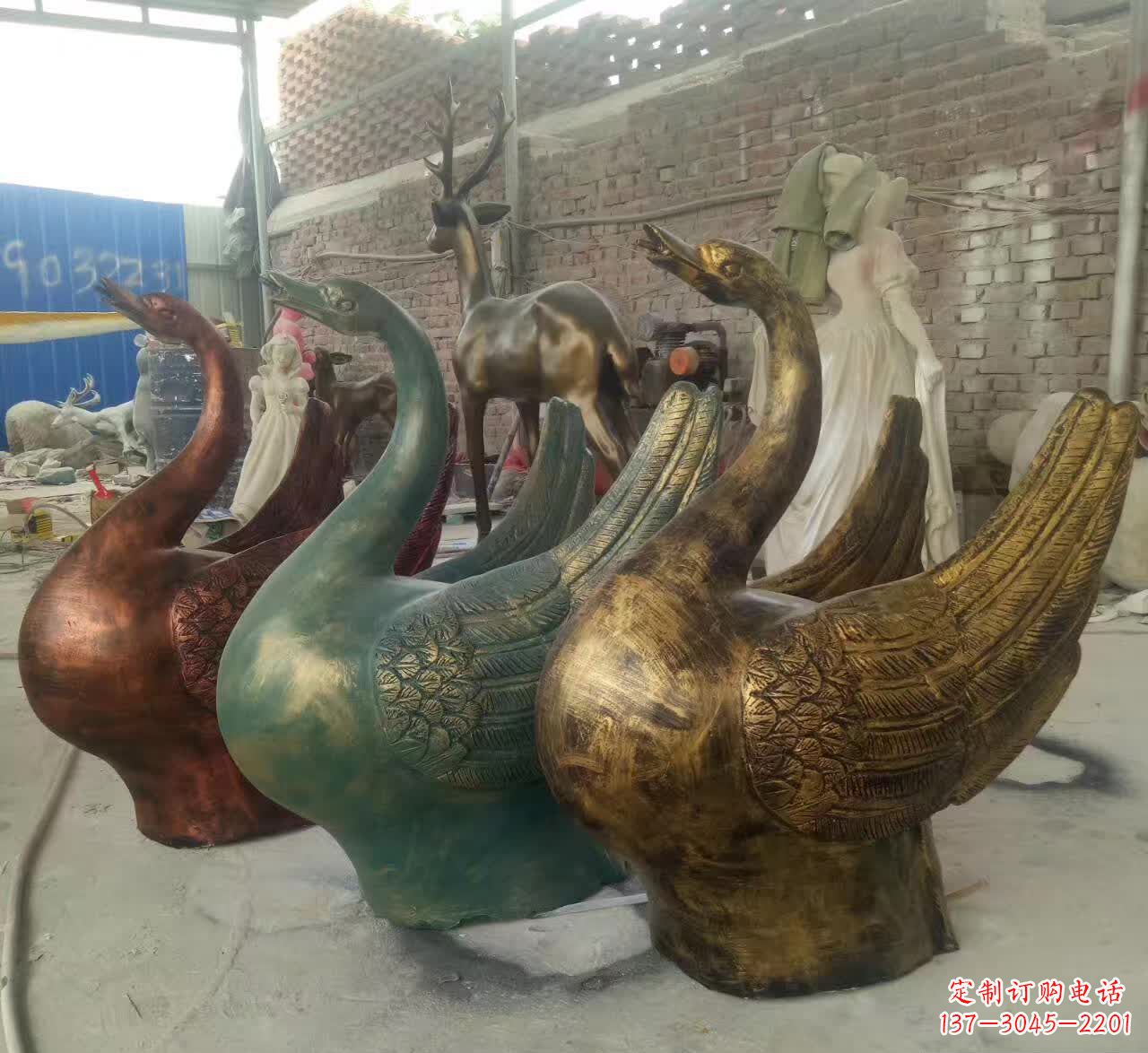 无锡精美的天鹅雕塑