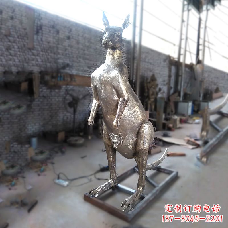 无锡纯铜铸造的袋鼠雕塑
